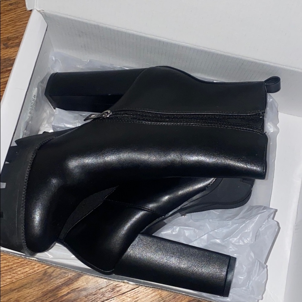 High heal platform boots